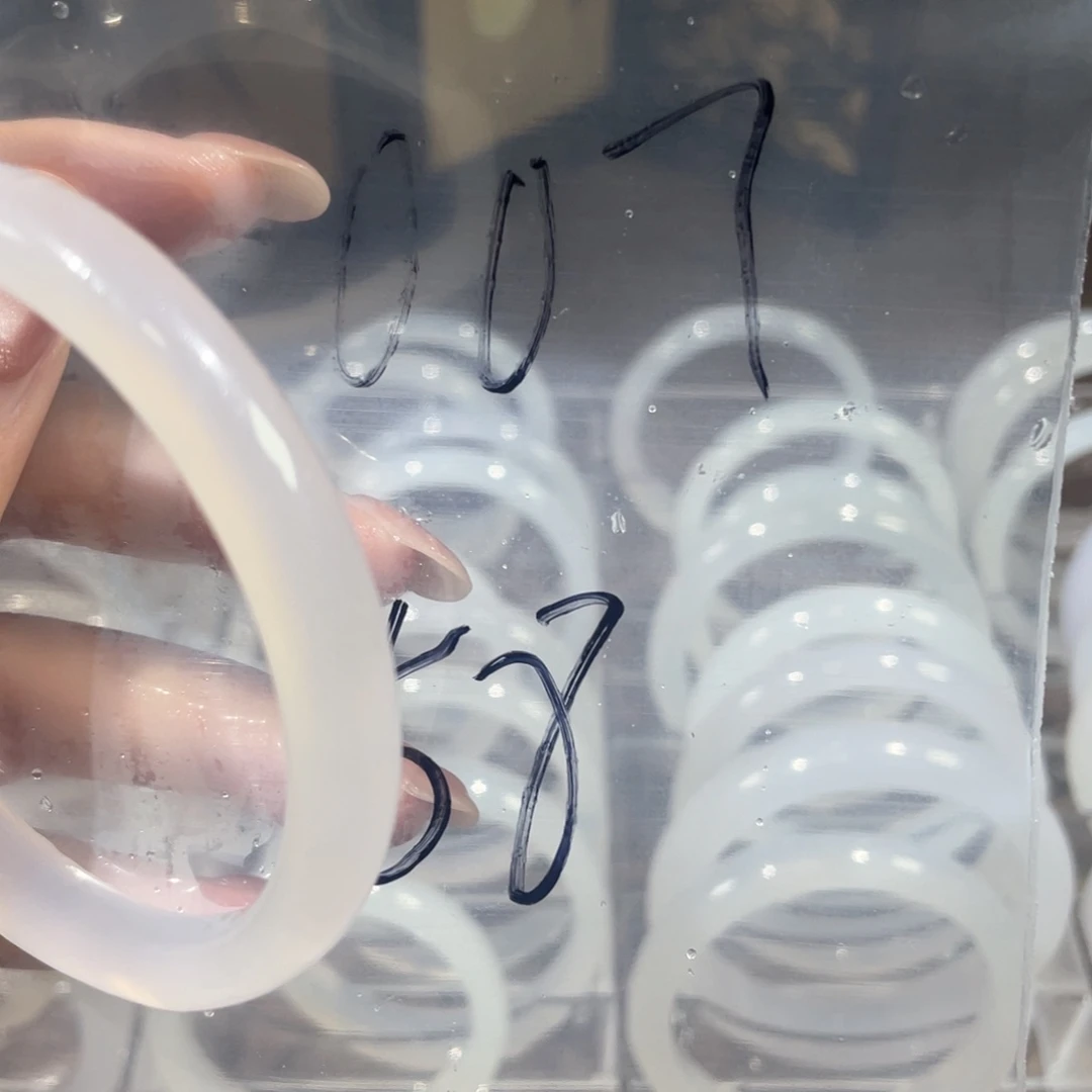 玛瑙/玉髓手镯未镶嵌007