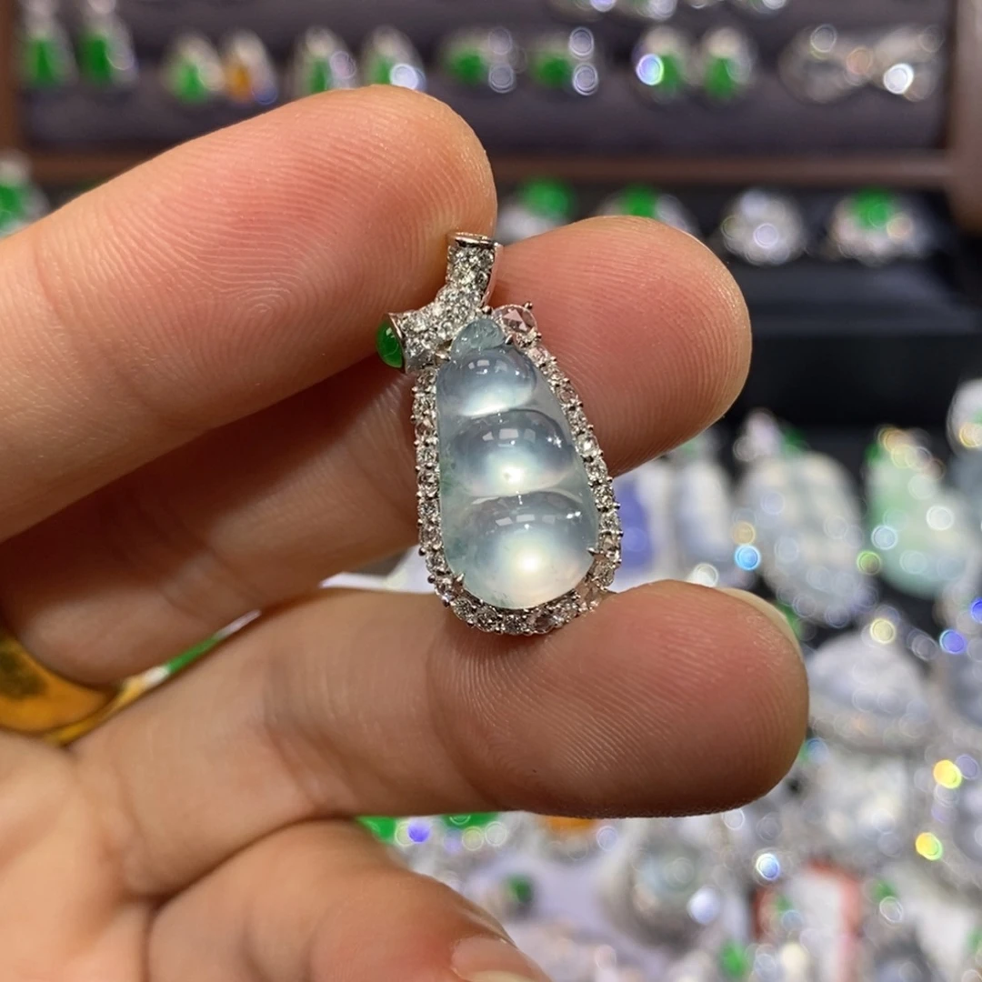 吊坠(不含链)18K金镶嵌翡翠冰飘花福豆