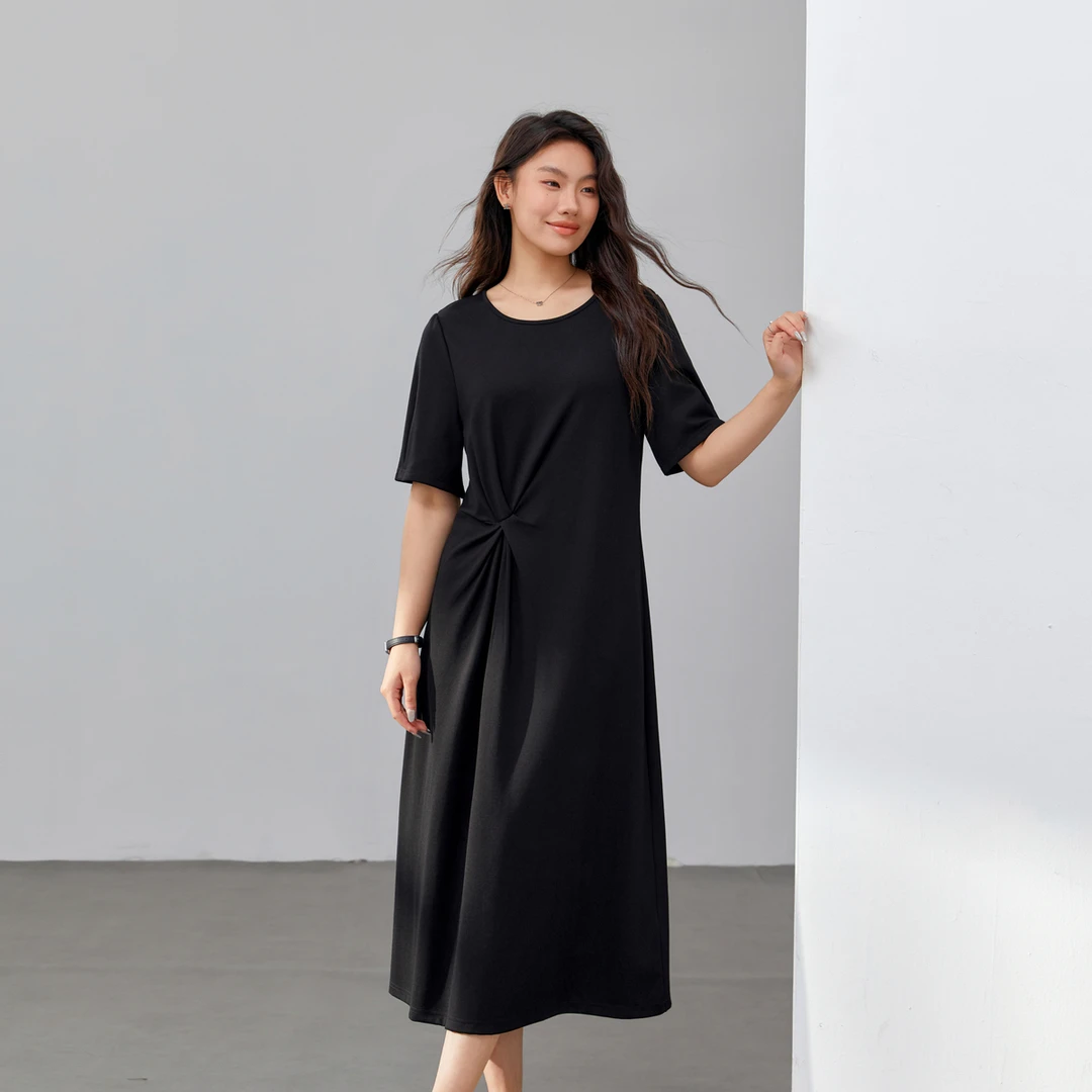 【设计感简约气质圆领垂感连衣裙】纤莉秀大码女装新款长款QK0481