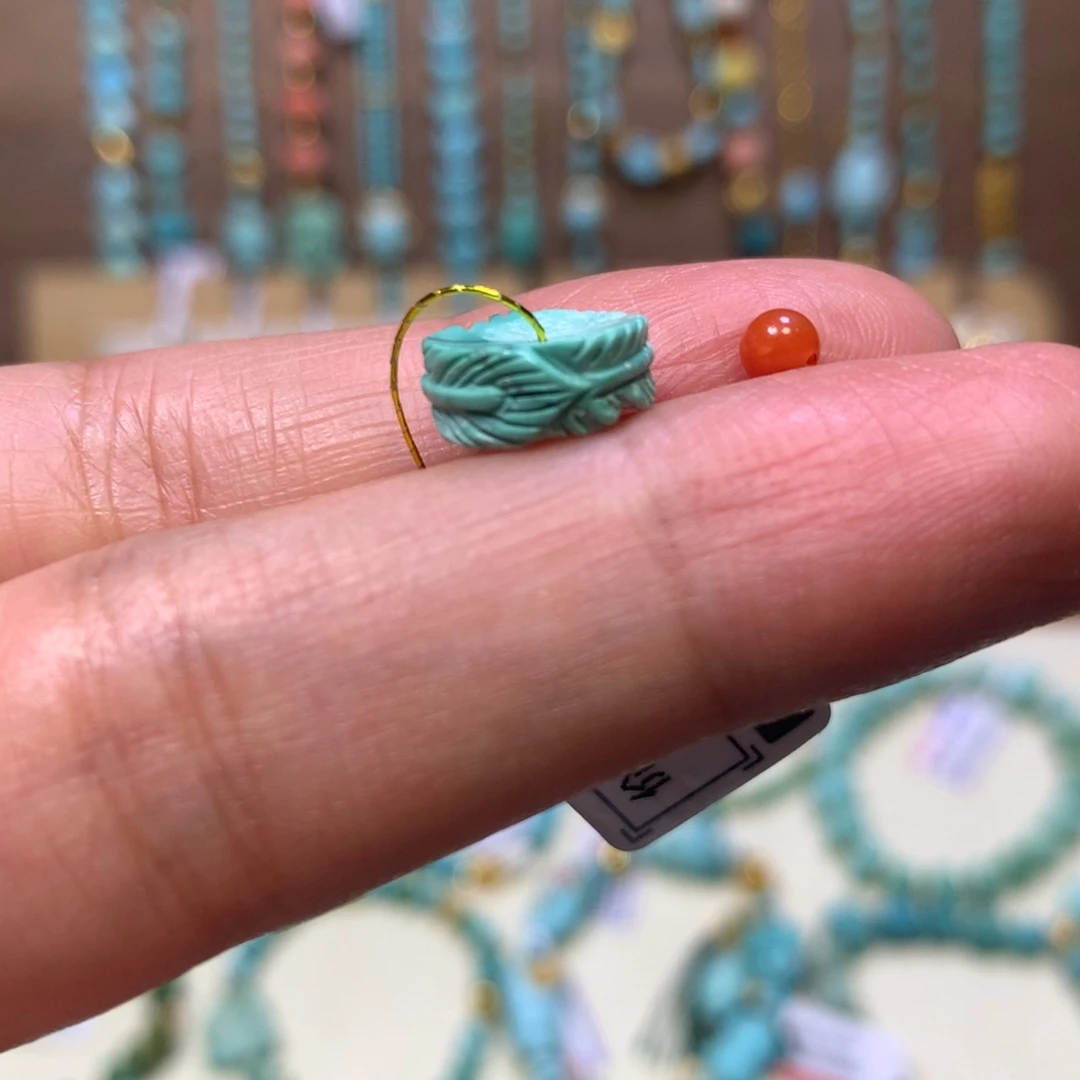 南红玛瑙未镶嵌羽毛扣