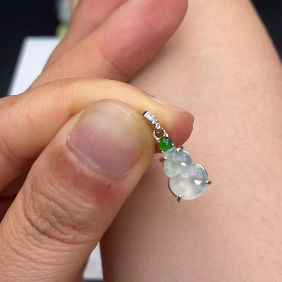 翡翠银S925镶嵌颈饰玻璃底葫芦