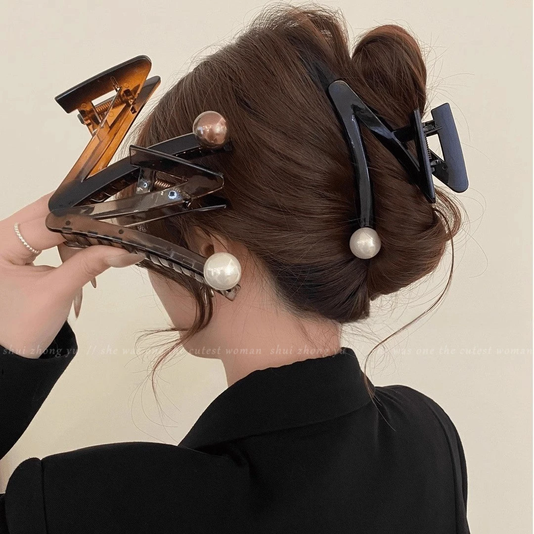 珍珠抓夹女2025新款中号鲨鱼夹后脑勺盘发发夹高级感夹子头饰发卡