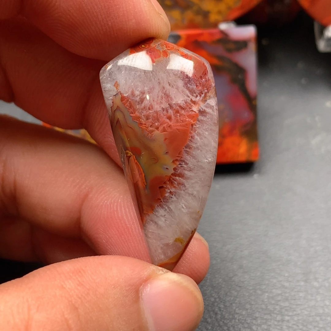 玛瑙/玉髓颈饰未镶嵌指**阳