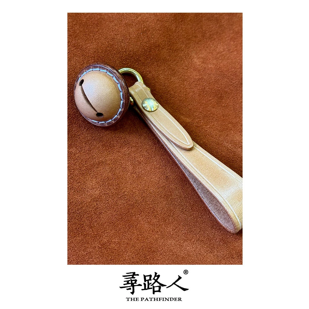 寻路人真皮时尚小众简约休闲百搭质感铃铛挂件