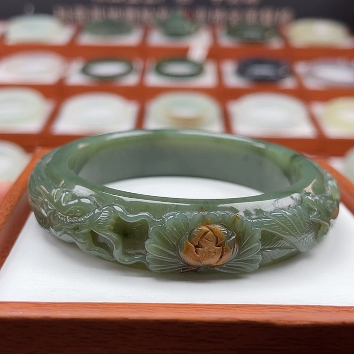 岫岩河磨玉（透闪石质玉）手镯未镶嵌