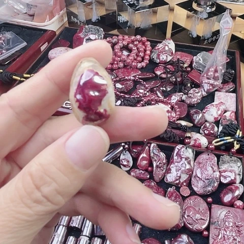 【闪购商品】天然辰砂天然原矿朱砂吊坠