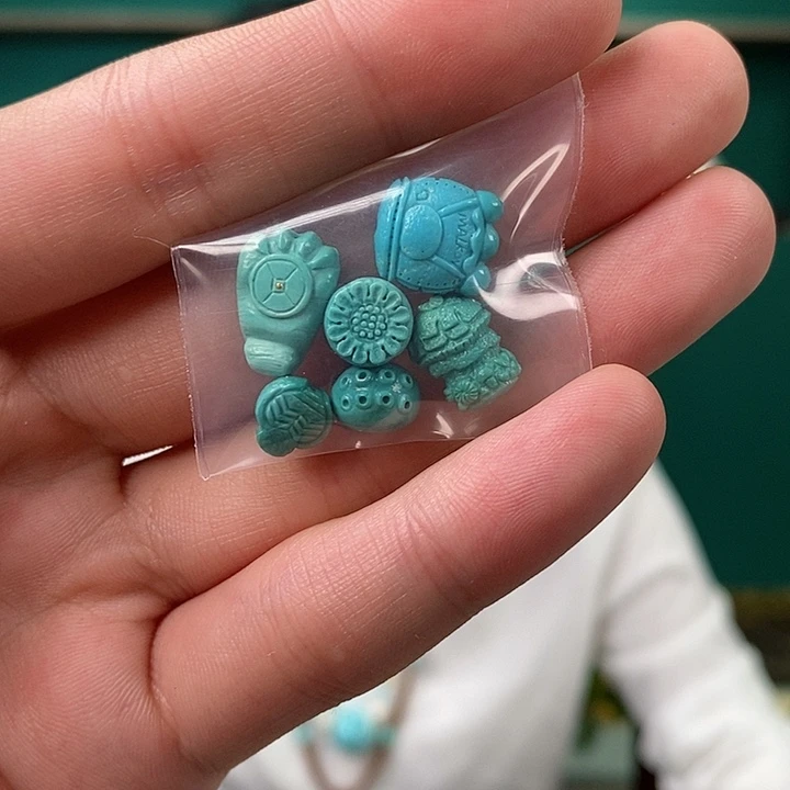 绿松石未镶嵌珠宝奇石