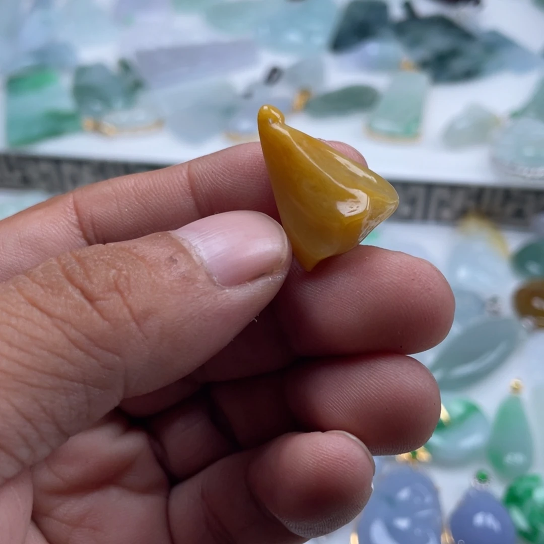 翡翠未镶嵌颈饰翡翠莲蓬