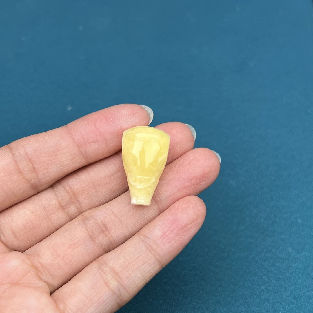 Y1048天然原矿蜜蜡 鸡油黄三通 14*24mm 抖音基地质检发货