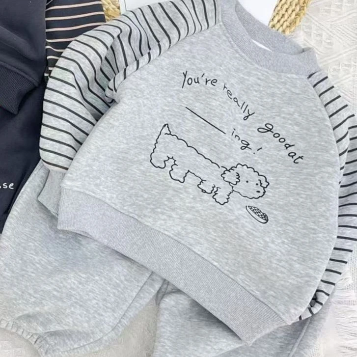 新款线条字母小狗儿童一体绒套装668