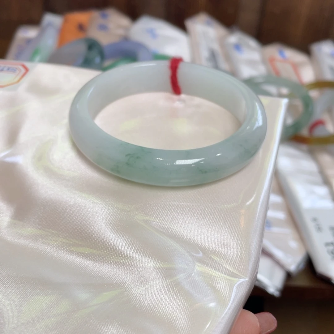 翡翠未镶嵌手镯翡翠