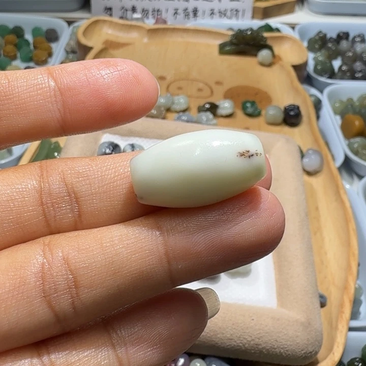随****未镶嵌和田玉珠宝半成品