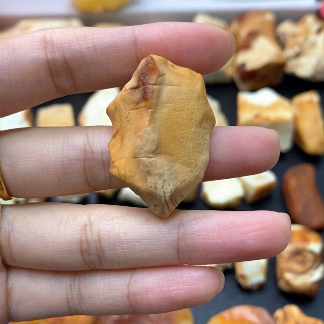 定制琥珀未镶嵌蜜蜡