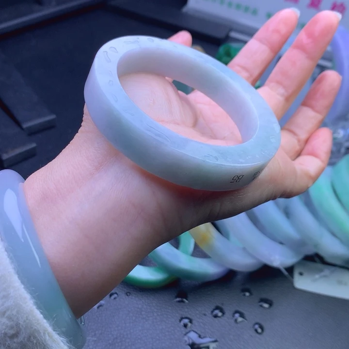 未镶嵌翡翠手镯定制翡翠