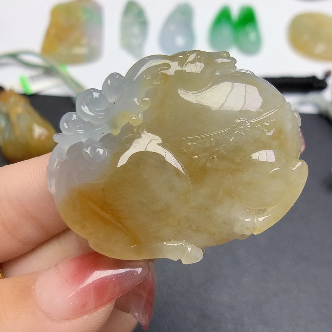 翡翠颈饰未镶嵌鹿牌