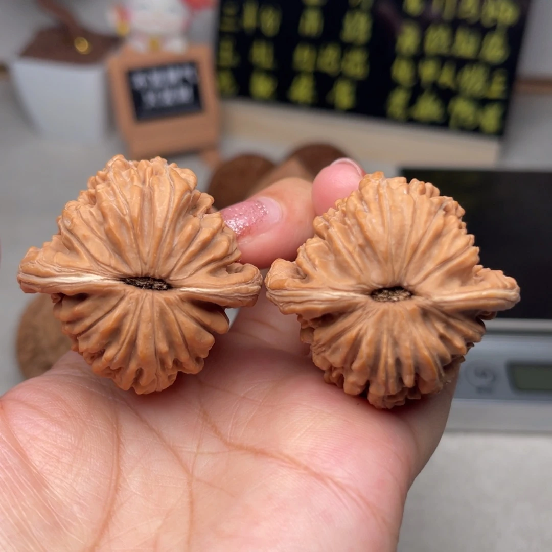 文玩核桃把件山地楼