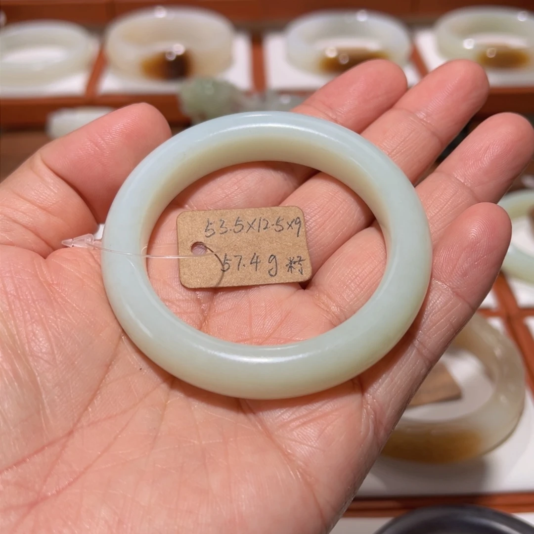 和田玉（青白玉）手镯未镶嵌