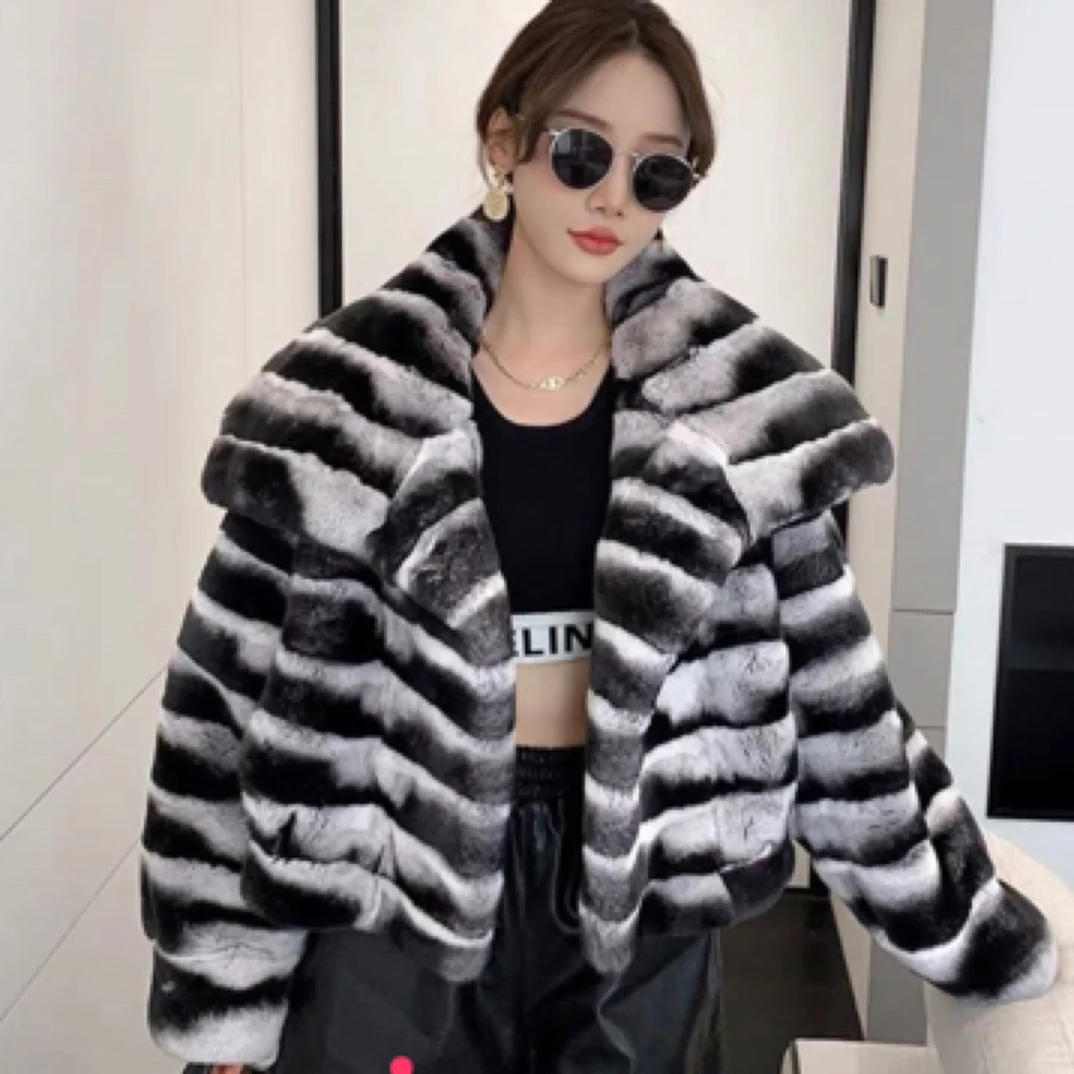 S11361000（时髦龙猫）宽松加厚保暖减龄款仿龙猫纹兔绒外套