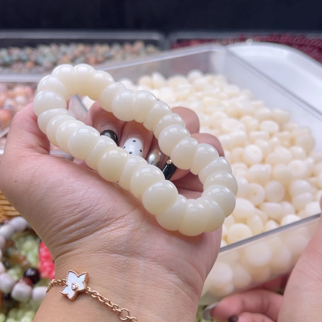 白玉菩提吊坠a14.75mm25颗。白玉蒜瓣