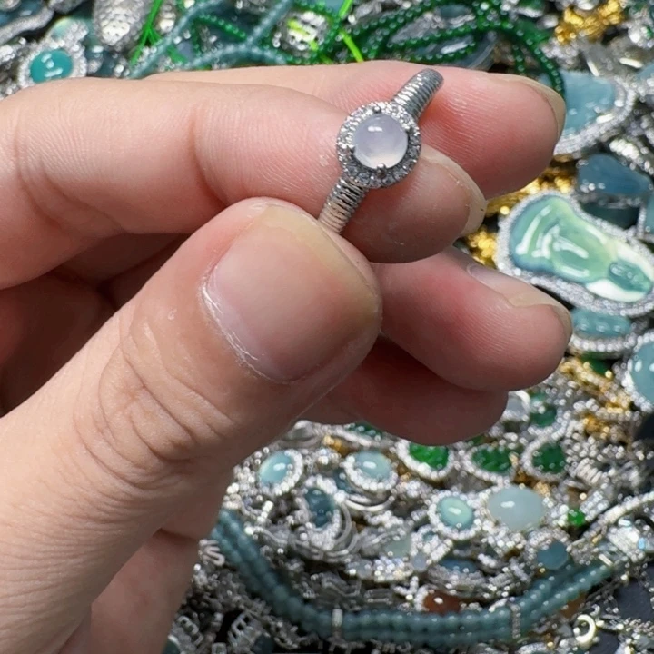 翡翠未镶嵌颈饰天然A货翡翠放漏