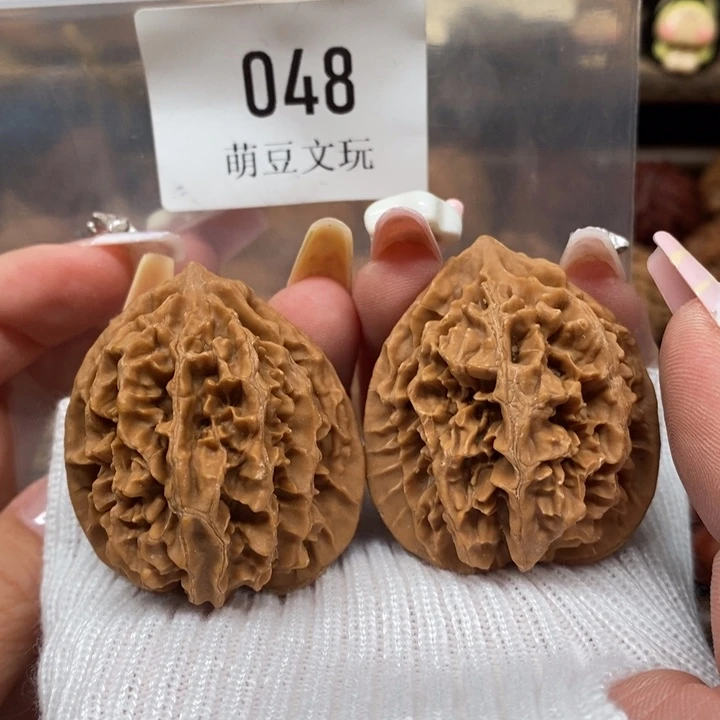 文玩核桃把件默认微瑕048状元牡丹37全品