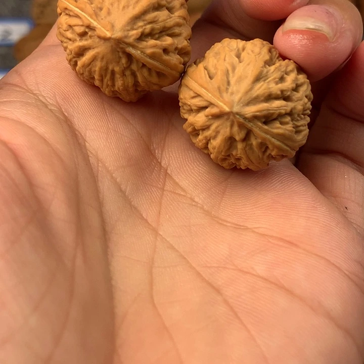 秀球。