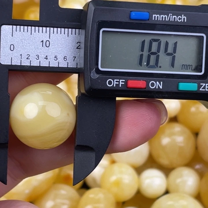 蜜蜡未镶嵌裸石138