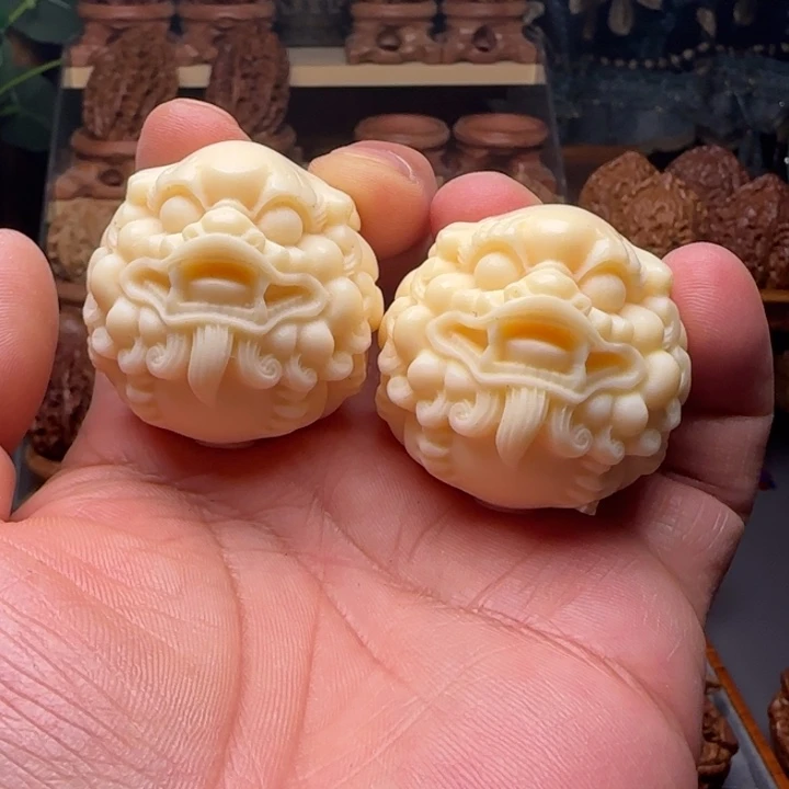 文玩核桃把件峰狮足球