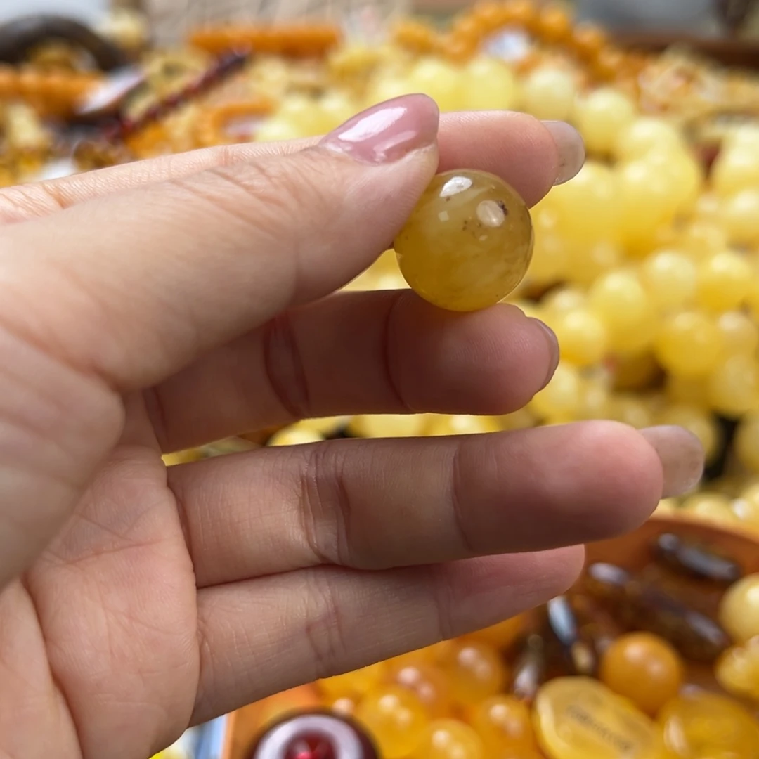 未镶嵌琥珀珠宝奇石
