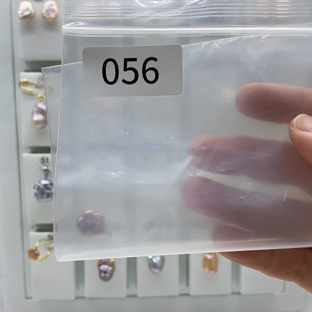 小***咚淡水珍珠合金颈饰