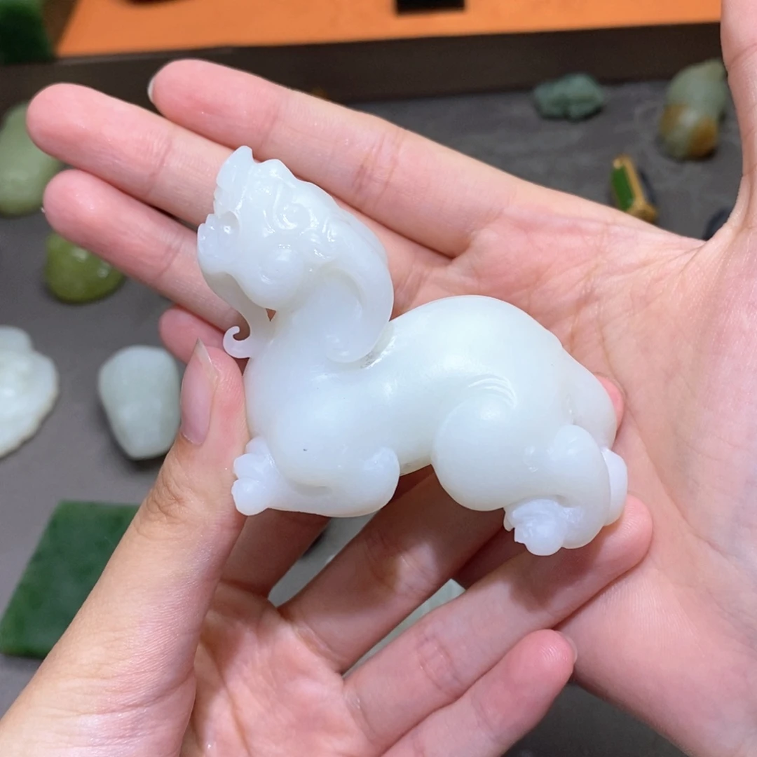 一***欢和田玉未镶嵌颈饰定制