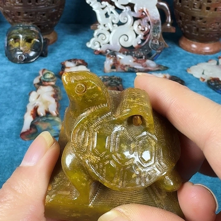 蟠***客和田玉（糖玉）未镶嵌挂件