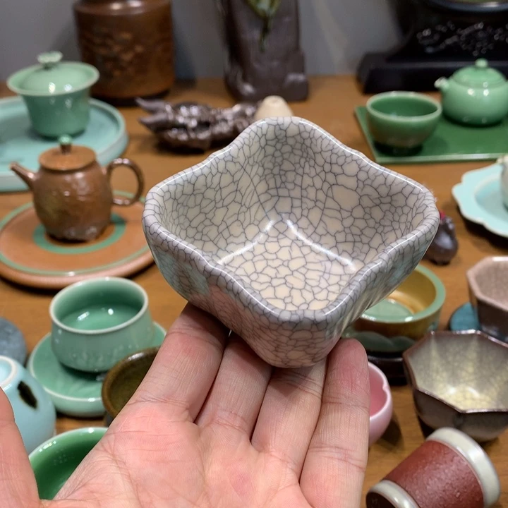 龙泉青瓷哥窑四方杯