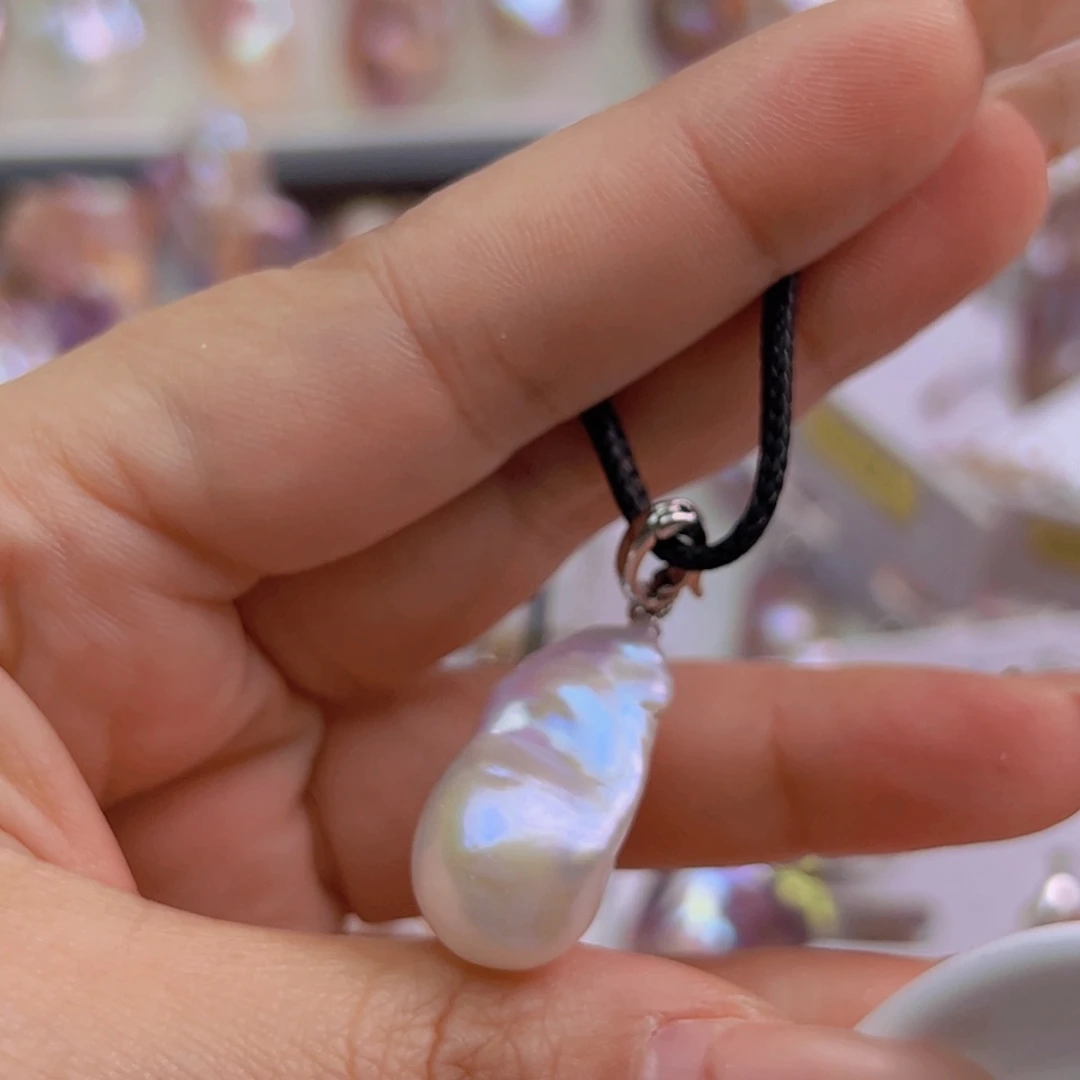 淡水珍珠吊坠(赠链)未镶嵌