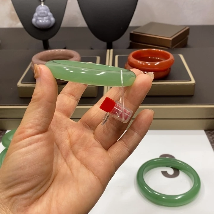 东陵石手镯未镶嵌金*儿