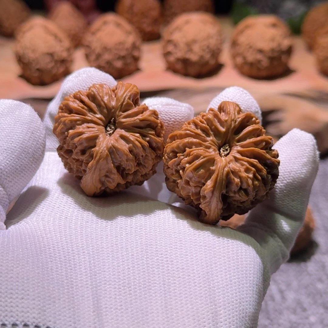 小***饱吊坠文玩核桃315号38尺寸南疆有黄