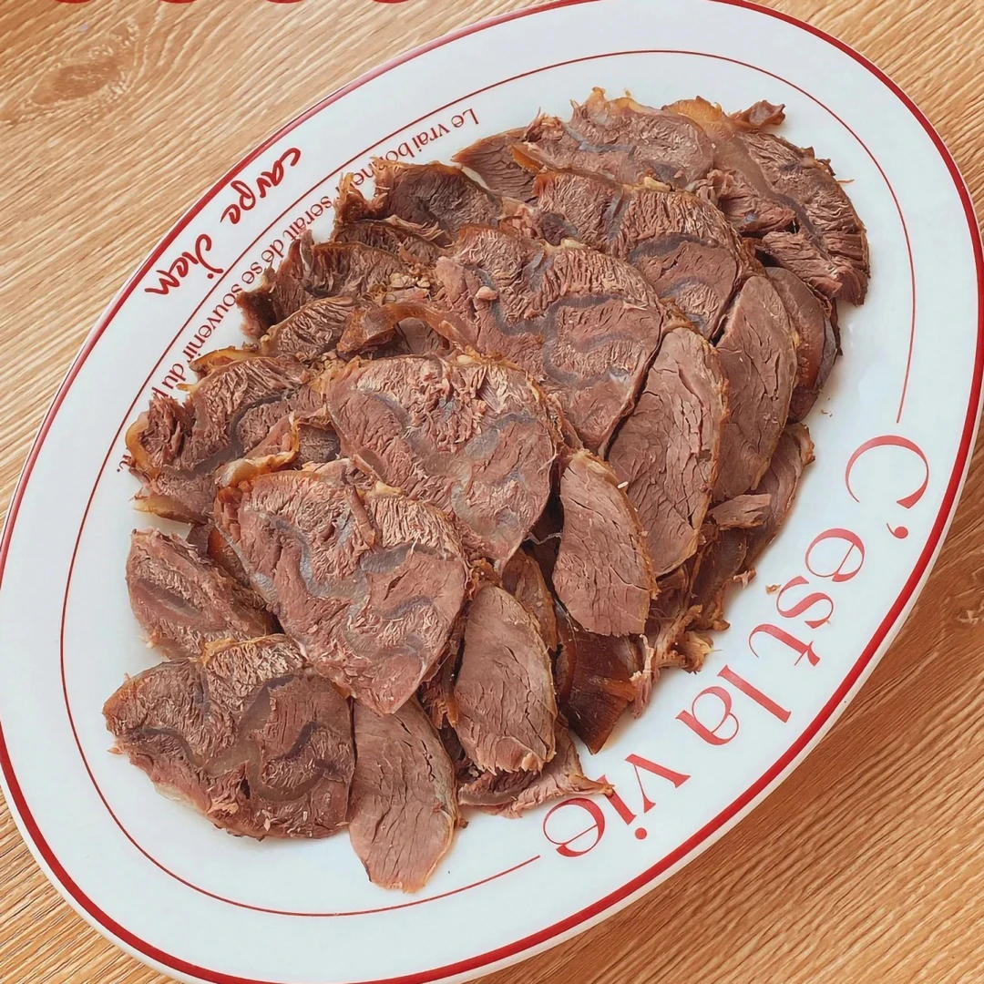 五香酱鹿肉山东特产腱子肉熟食开袋即食真空保鲜节日高级礼盒
