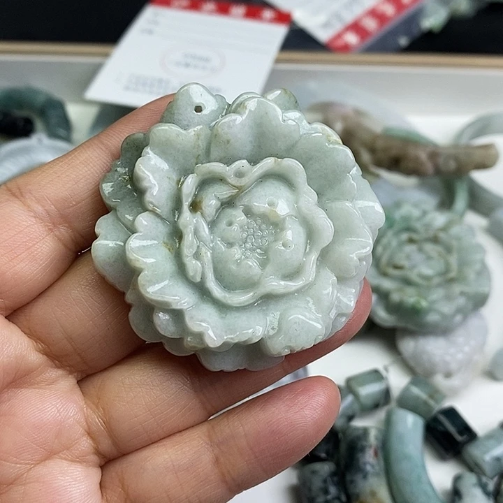 翡翠未镶嵌颈饰天然翡翠43