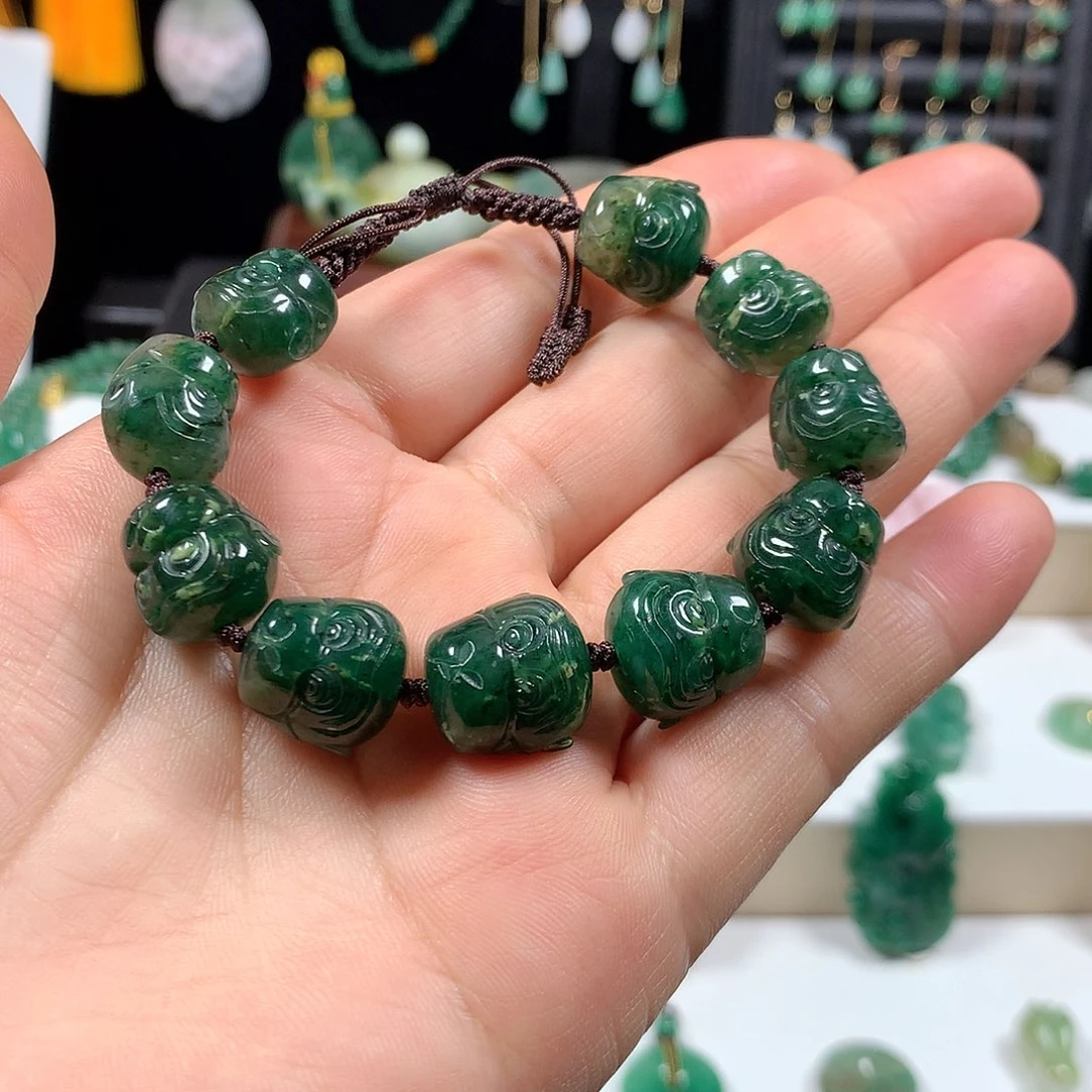 未镶嵌独山玉颈饰