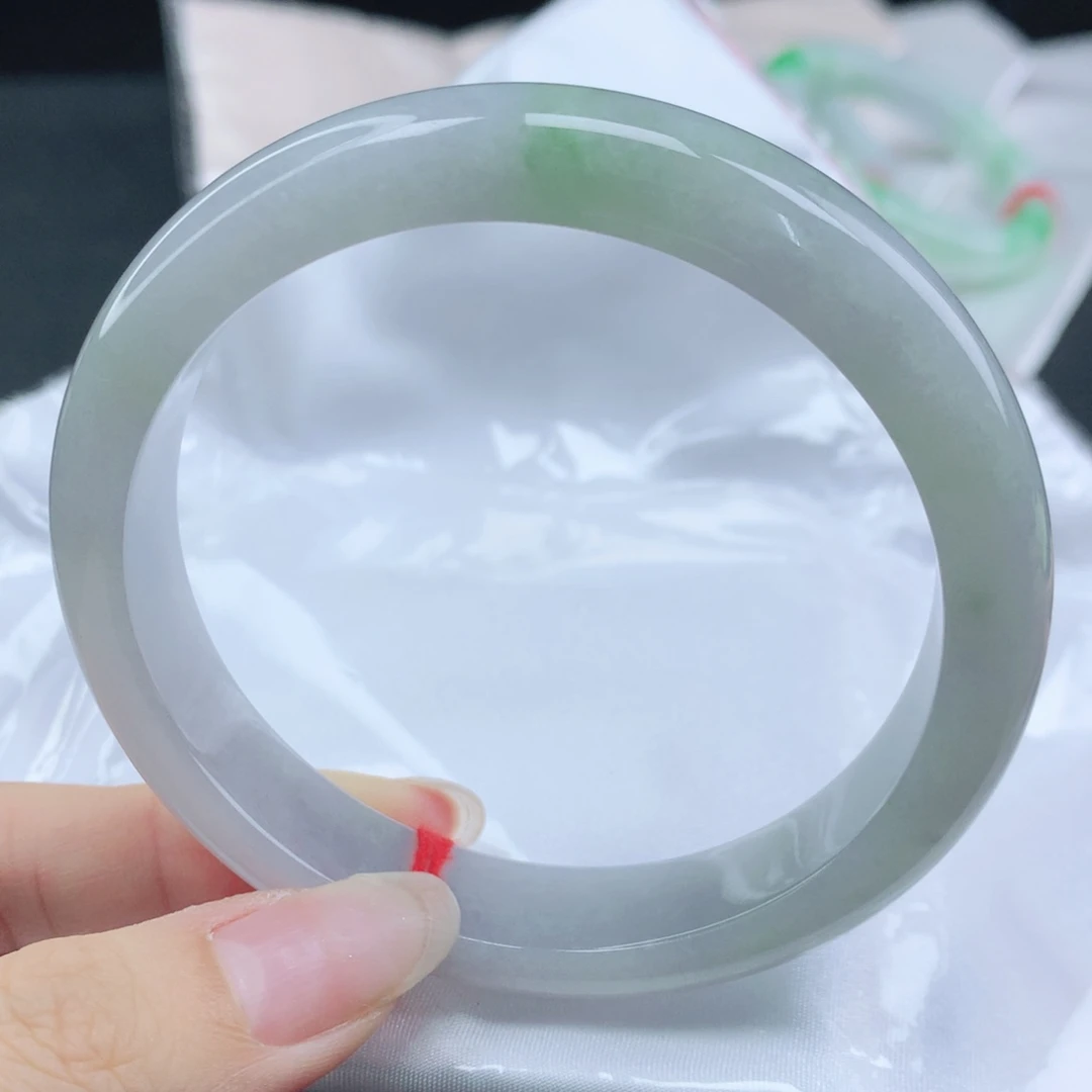 翡翠未镶嵌手镯缅甸63.6细腻飘绿花正圈