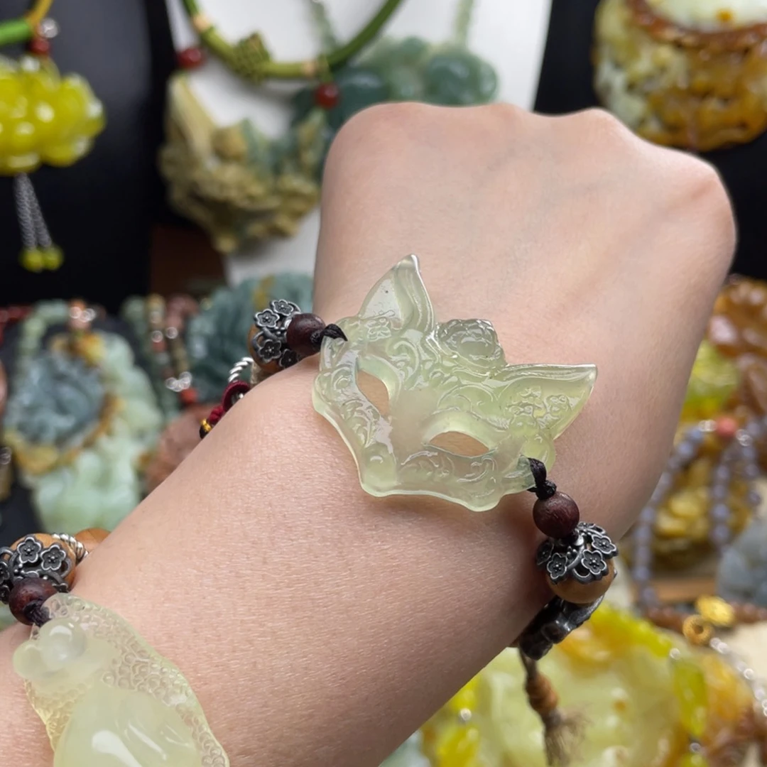 未镶嵌蛇纹石玉颈饰