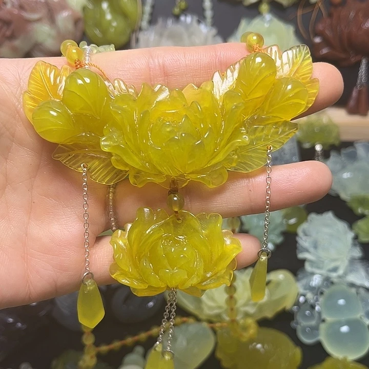 蛇纹石玉未镶嵌颈饰