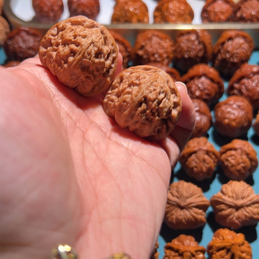 壹***人吊坠文玩核桃白狮子