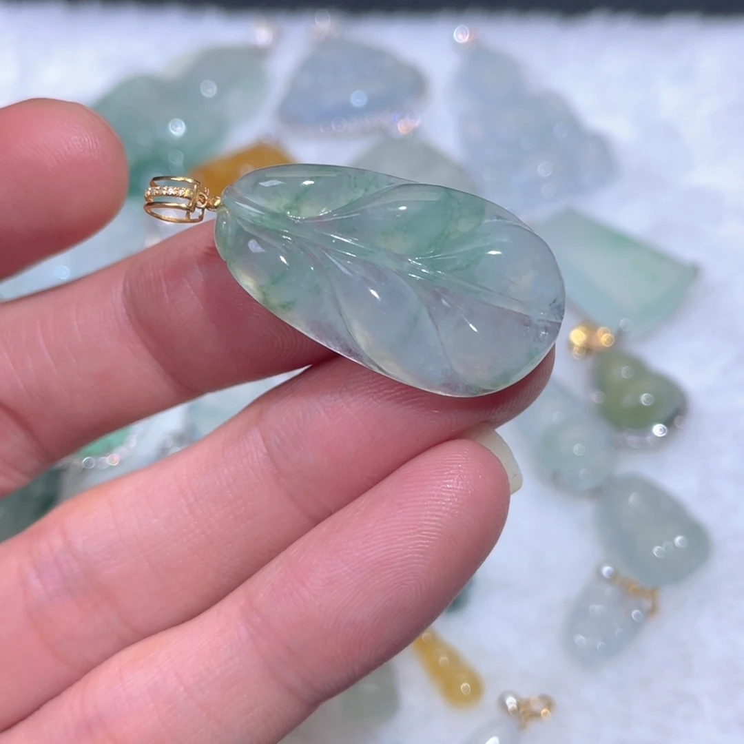 翡翠18K金镶嵌颈饰翡翠