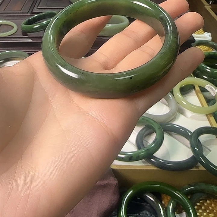 家***3和田玉（碧玉）未镶嵌手镯