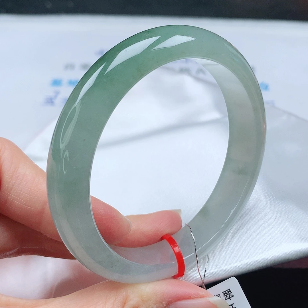 翡翠手镯未镶嵌58圈