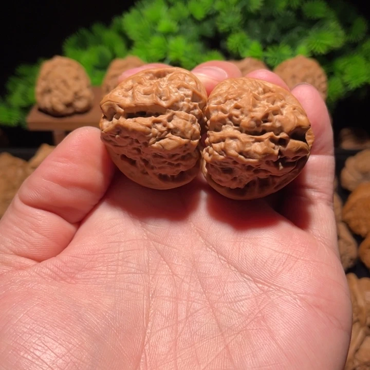 吊坠文玩核桃?核桃
