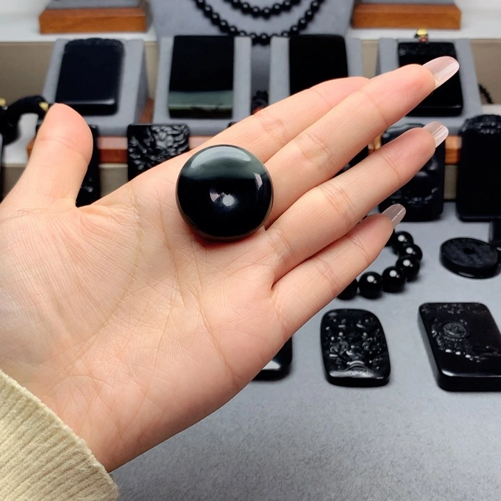 和田玉（墨玉）挂件未镶嵌