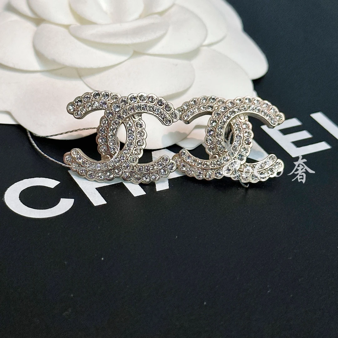 未使用 Chanel/香奈儿 经典双C满钻耳钉精致花边时尚轻奢AV0183