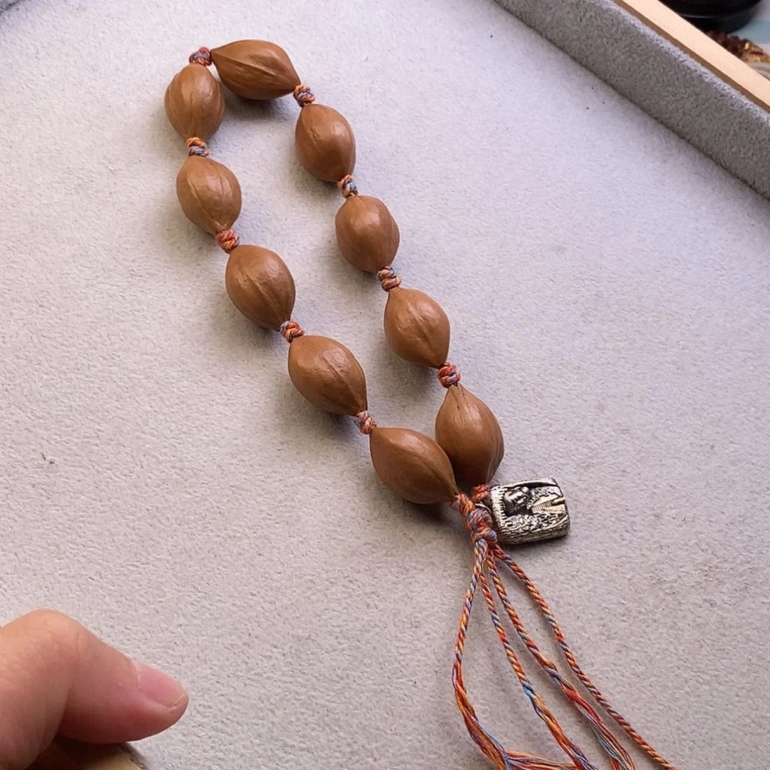 橄榄核吊坠。。。。。。。。。。